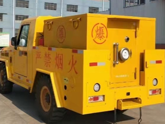 昆玉凯龙爆破器材运输车：保障爆破任务的安全运行