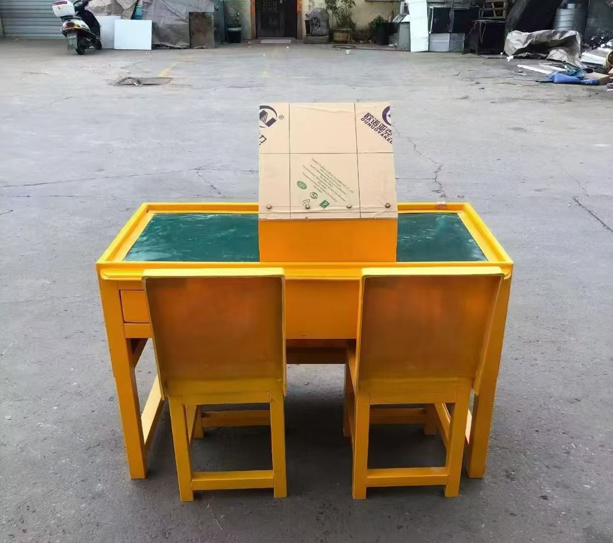 昆玉防静电导通桌井下煤矿火工品发放桌：危险品流转的安全守护者