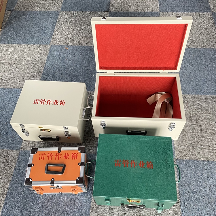 昆玉爆破工程作业箱如何选择？玻璃钢与传统材质的全面对比